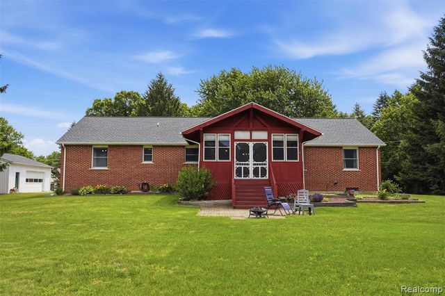 3843 Hooker Road, Pinckney, MI 48169