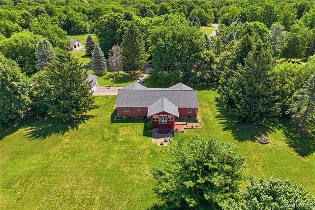 3843 Hooker Road, Pinckney, MI 48169