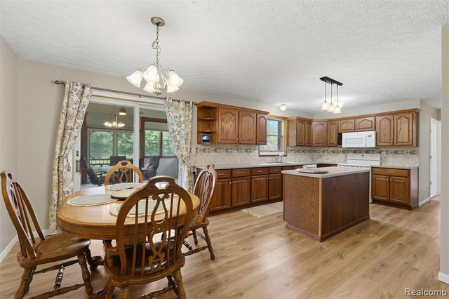 3843 Hooker Road, Pinckney, MI 48169