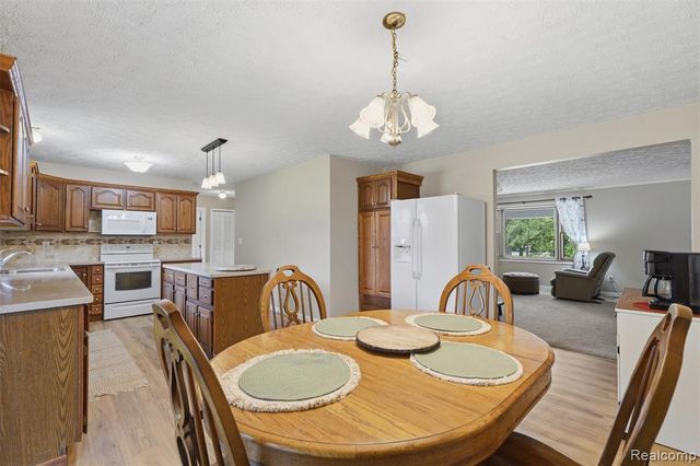 3843 Hooker Road, Pinckney, MI 48169