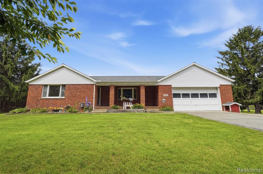 3843 Hooker Road, Pinckney, MI 48169