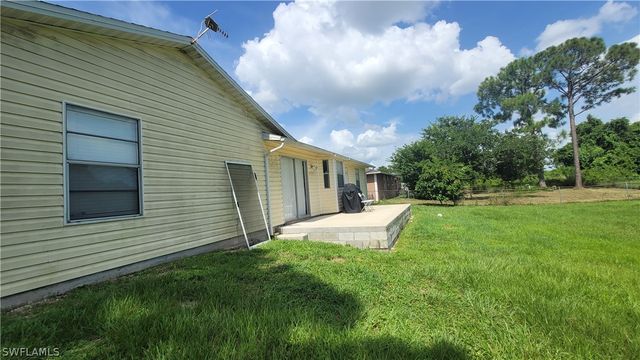 3711 10th ST SW, Lehigh Acres, FL 33976