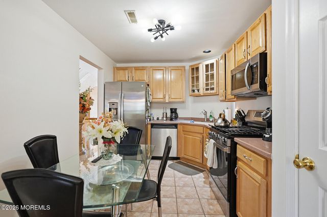 14 Linda Court, South Amboy, NJ 08879