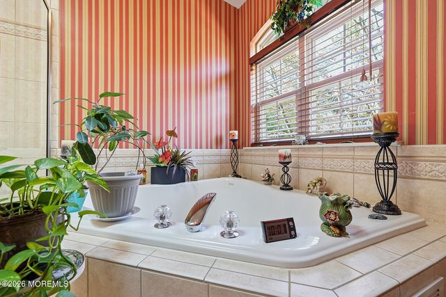 14 Linda Court, South Amboy, NJ 08879