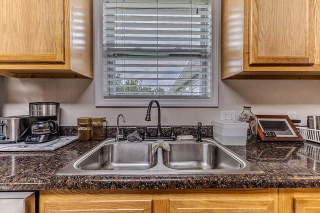 22948 Gardner Road, Lebanon, MO 65536