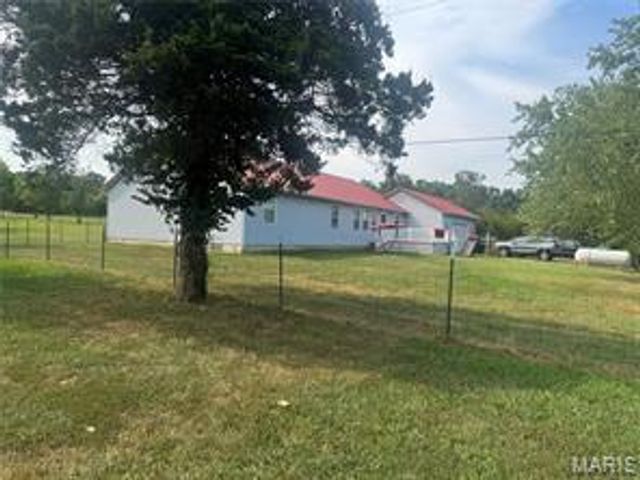 22948 Gardner Road, Lebanon, MO 65536