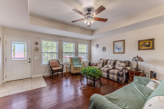 22948 Gardner Road, Lebanon, MO 65536