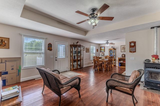 22948 Gardner Road, Lebanon, MO 65536