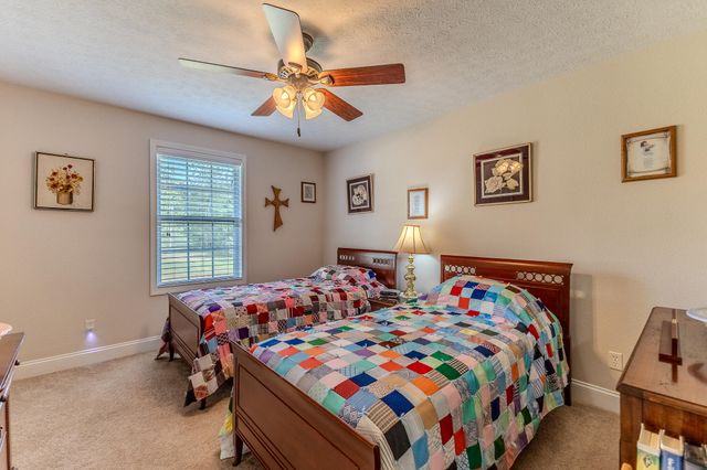 22948 Gardner Road, Lebanon, MO 65536