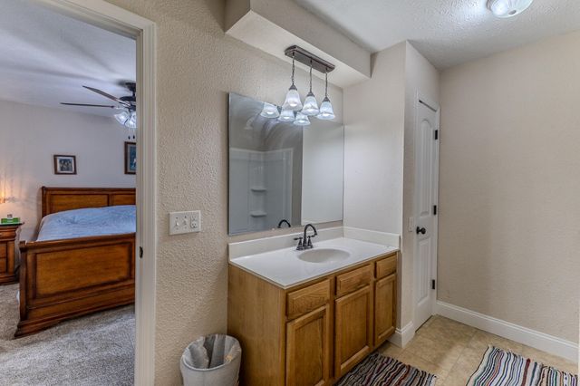 22948 Gardner Road, Lebanon, MO 65536