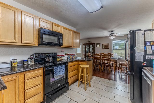 22948 Gardner Road, Lebanon, MO 65536