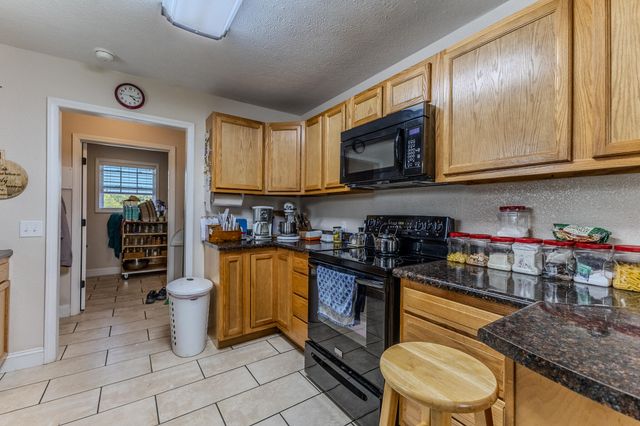 22948 Gardner Road, Lebanon, MO 65536