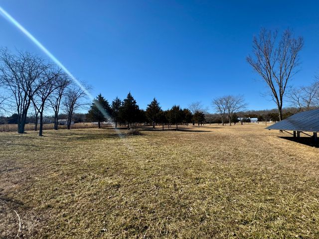 22948 Gardner Road, Lebanon, MO 65536