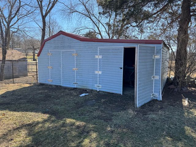 22948 Gardner Road, Lebanon, MO 65536