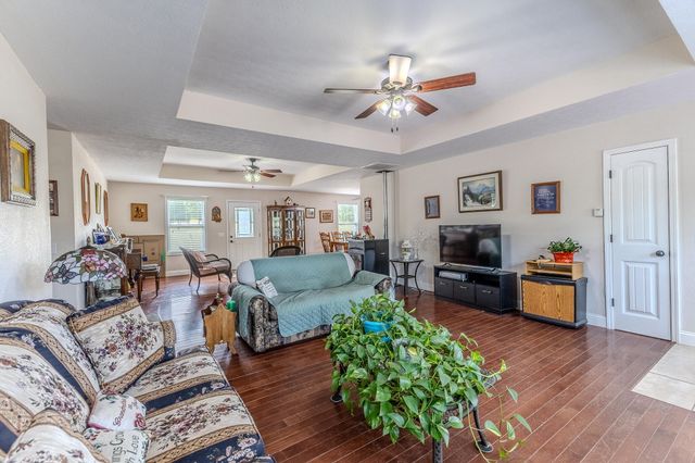 22948 Gardner Road, Lebanon, MO 65536