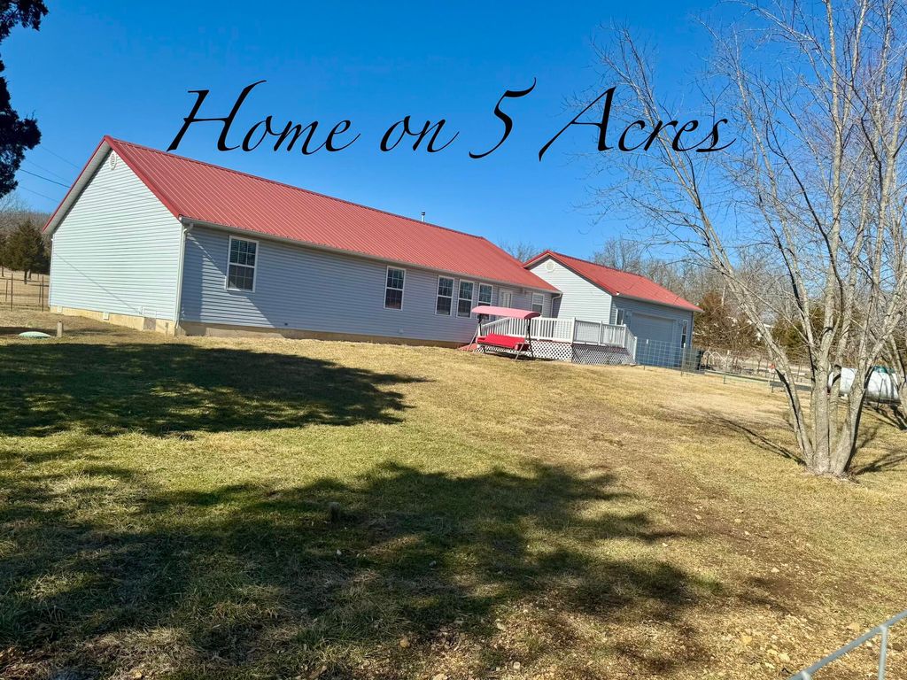 22948 Gardner Road, Lebanon, MO 65536
