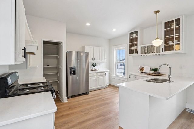 2048 Shoop STREET, Racine, WI 53404