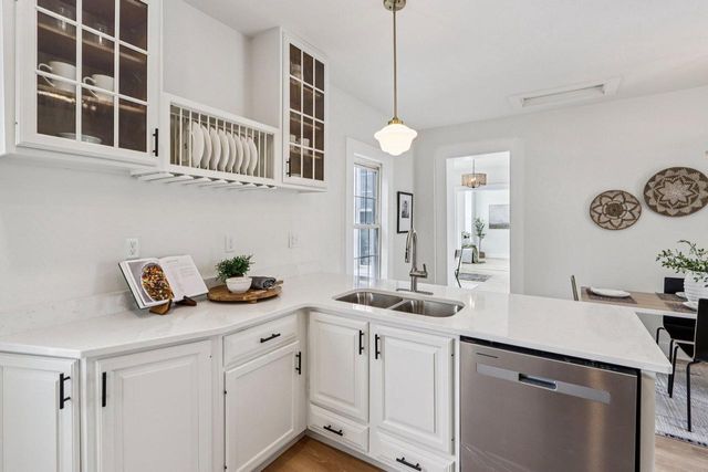 2048 Shoop STREET, Racine, WI 53404