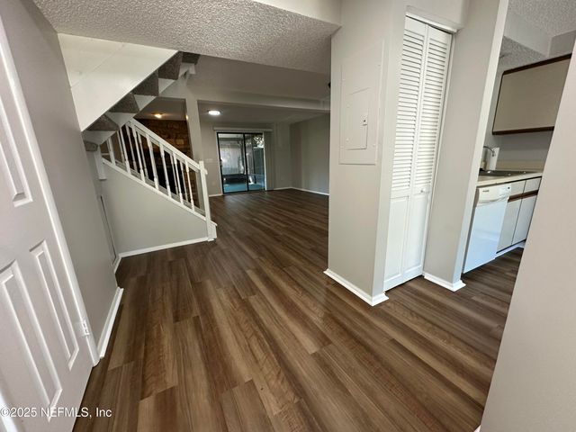 7042 PRESTWICK Circle S, Jacksonville, FL 32244