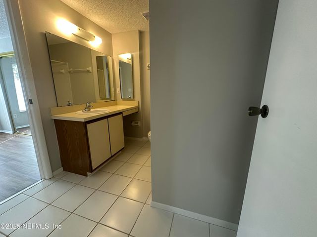 7042 PRESTWICK Circle S, Jacksonville, FL 32244
