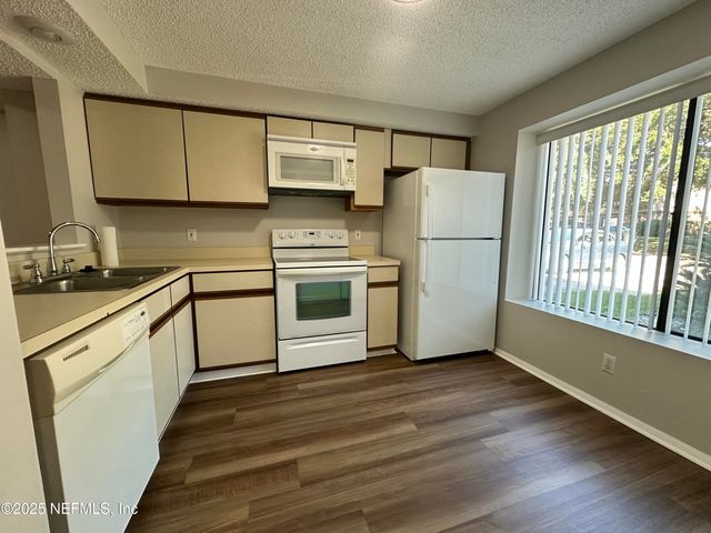 7042 PRESTWICK Circle S, Jacksonville, FL 32244