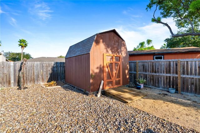 3330 Celon Dr, Corpus Christi, TX 78418