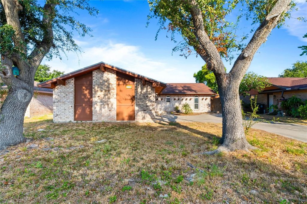 3330 Celon Dr, Corpus Christi, TX 78418 — photo 2