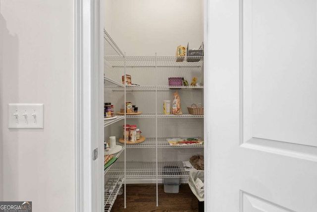 917 Dumaine Trace, Atlanta, GA 30328