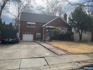 86 Howland Avenue, Teaneck, NJ 07666