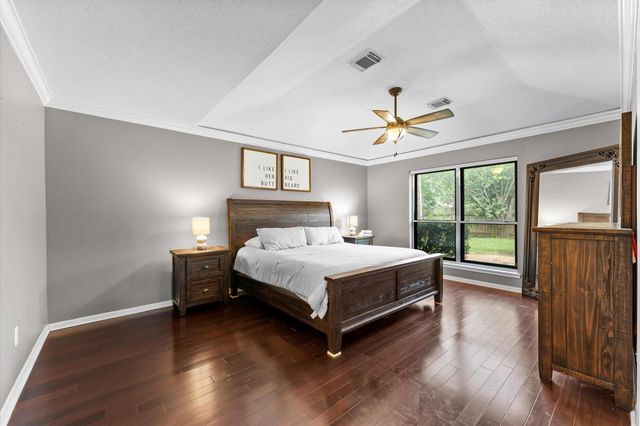 10822 Spruce Drive S, La Porte, TX 77571