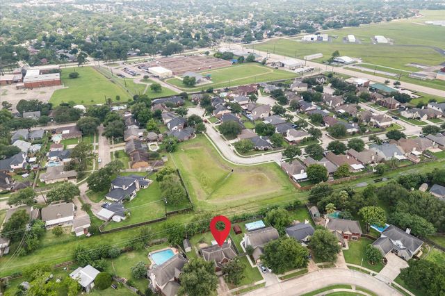 10822 Spruce Drive S, La Porte, TX 77571