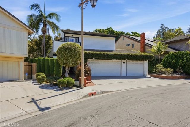 710 S Ridgeview, Anaheim Hills, CA 92807