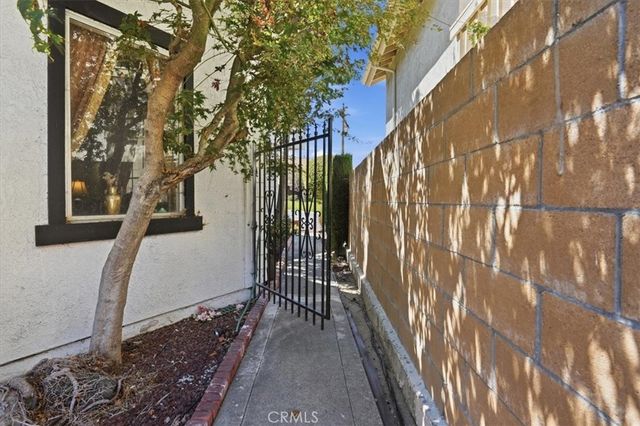 710 S Ridgeview, Anaheim Hills, CA 92807