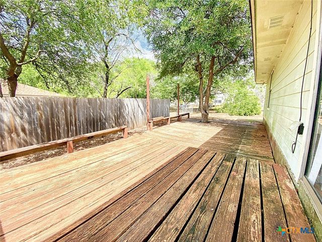 106 Hughson Court, San Marcos, TX 78666