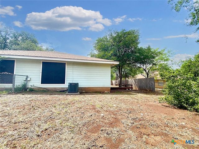 106 Hughson Court, San Marcos, TX 78666
