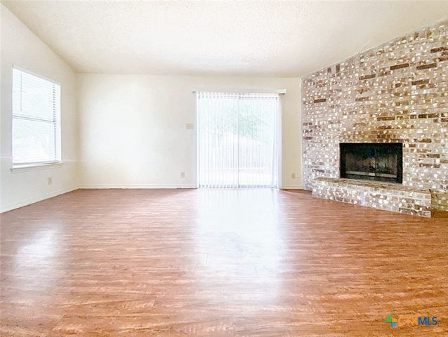 106 Hughson Court, San Marcos, TX 78666