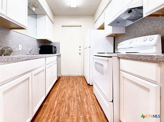 106 Hughson Court, San Marcos, TX 78666