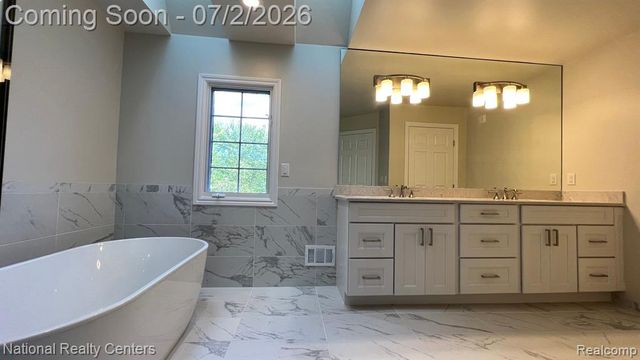 30055 Forest Drive, Franklin, MI 48025