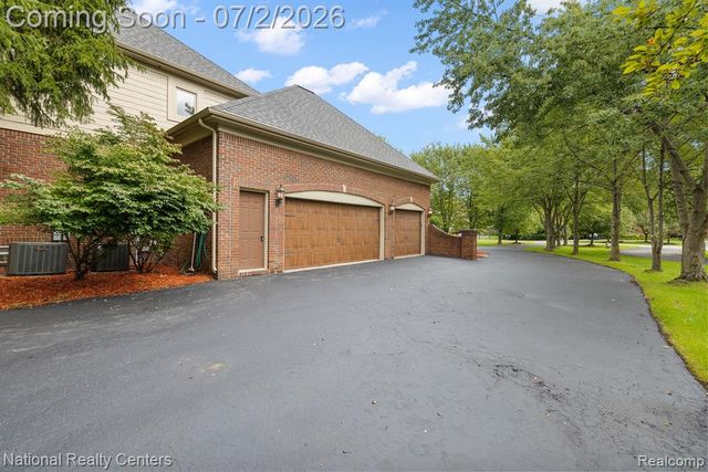 30055 Forest Drive, Franklin, MI 48025
