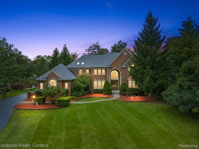 30055 Forest Drive, Franklin, MI 48025