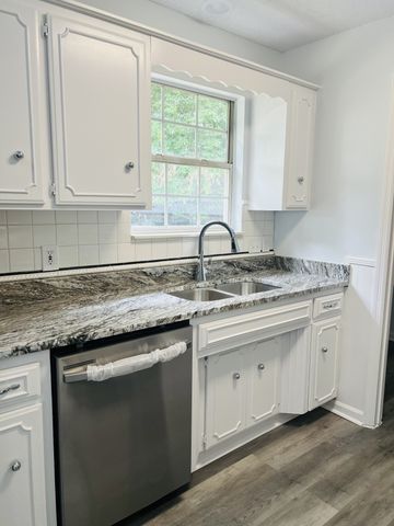 902 Regalwood Ct, Smyrna, TN 37167