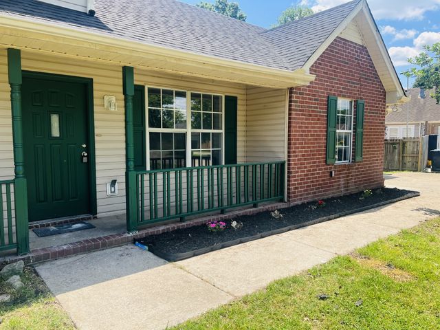 902 Regalwood Ct, Smyrna, TN 37167