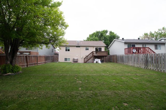 1938 53rd Avenue S, Fargo, ND 58104