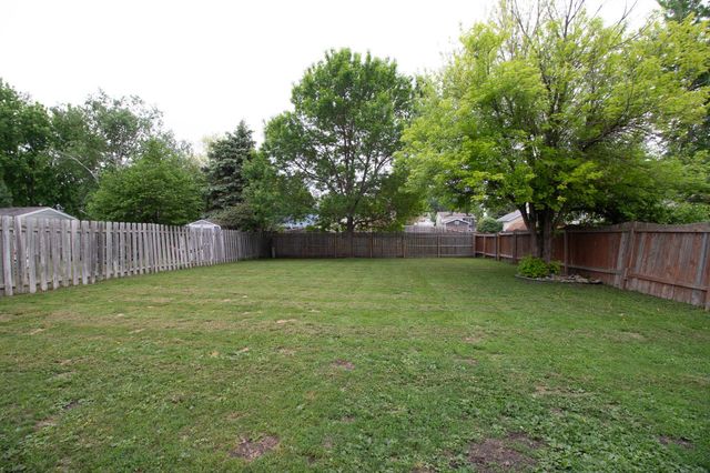 1938 53rd Avenue S, Fargo, ND 58104