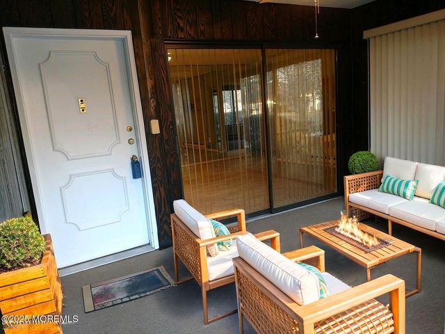 137 Amberly Drive E, Manalapan, NJ 07726