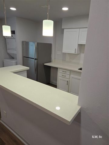 815 Harvard Street 30, Houston, TX 77007