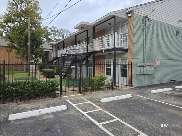 815 Harvard Street 30, Houston, TX 77007
