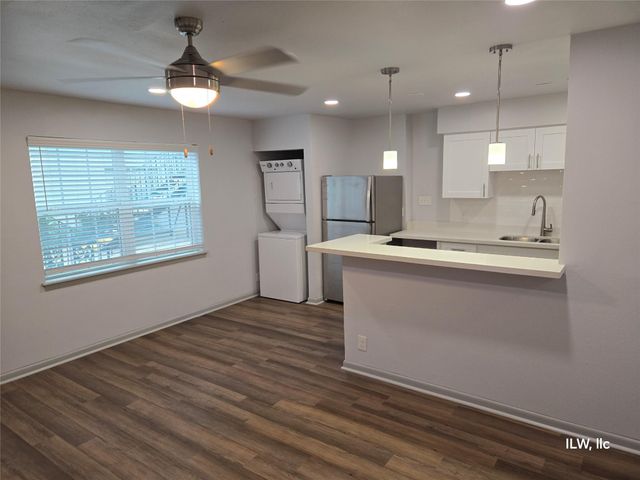 815 Harvard Street 30, Houston, TX 77007