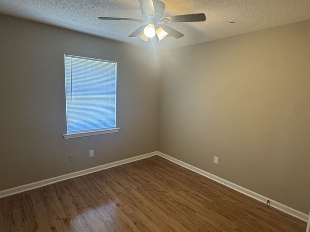 4200 CLYDESDALE DR, Memphis, TN 38109