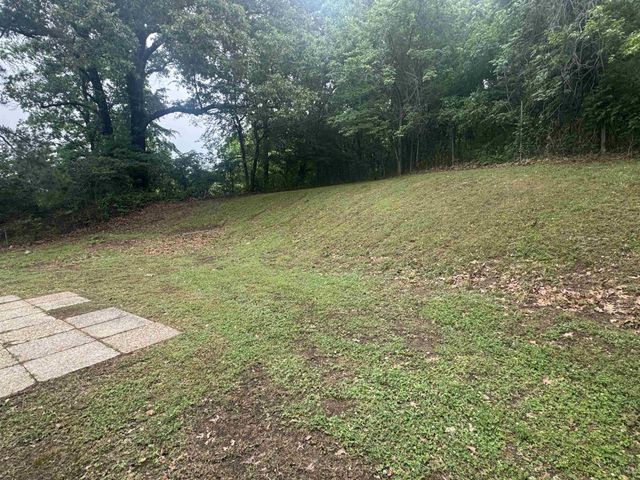 4200 CLYDESDALE DR, Memphis, TN 38109